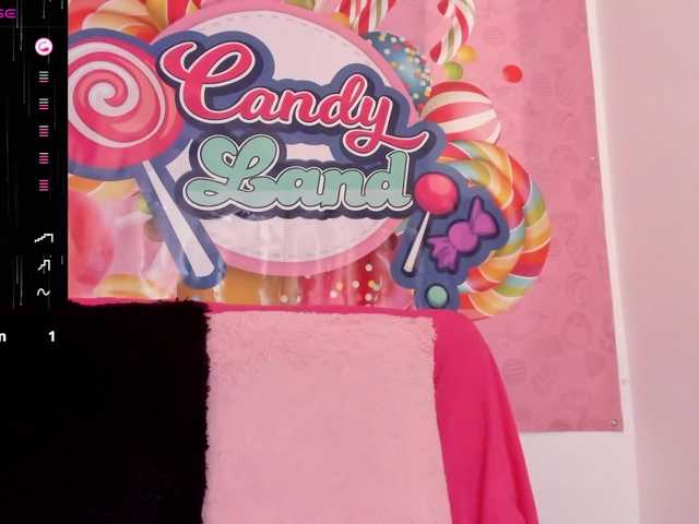 Broadcast screenshots candy-smith