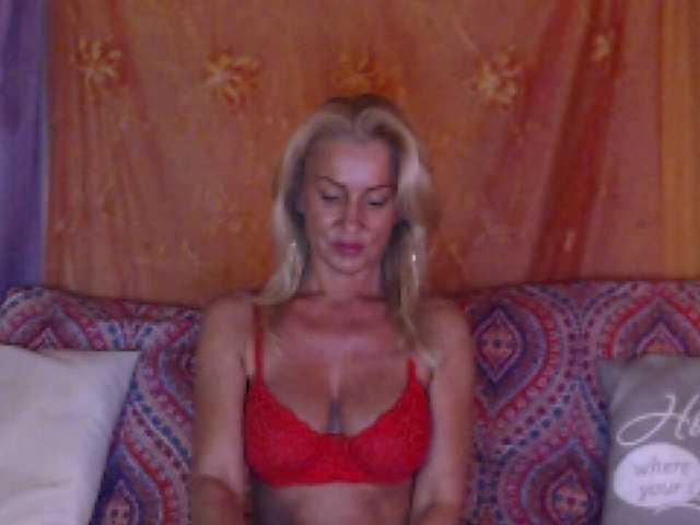 Photos candy12cane Strip Show in PVT! blonde #classy #sensual #show #private #oil #naked #bigboobs #c2c #talkative #tan