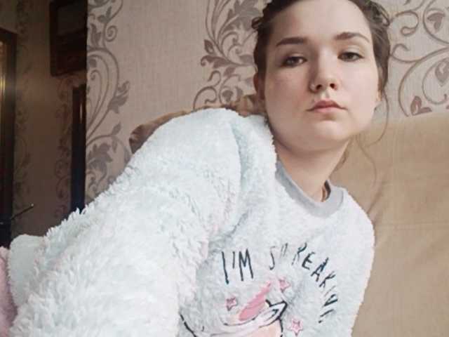 Broadcast screenshots candyalice