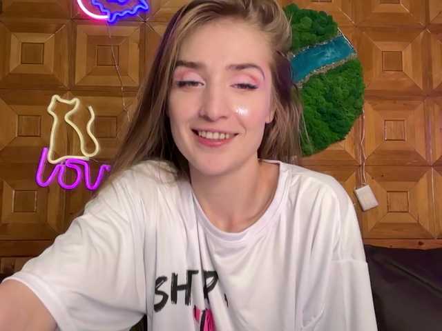 Broadcast screenshots SweetyMeow