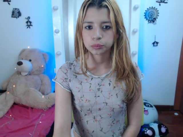 Broadcast screenshots candycarol