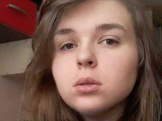 Erotic video chat CandyLuck13