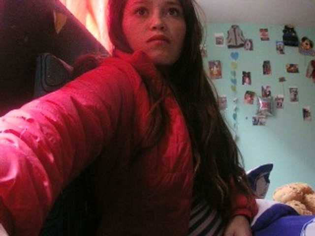 Broadcast screenshots canndy-grey