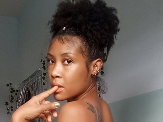 Erotic video chat Caramellea