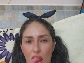 Erotic video chat caro-hot