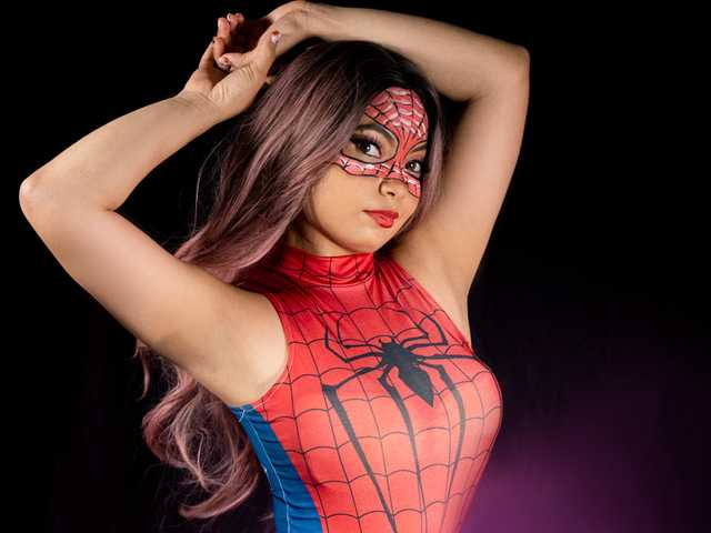 Photo of the profile CarolaSallow_