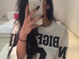 Erotic video chat Caroline-Kitty
