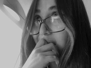 Erotic video chat Caroline12