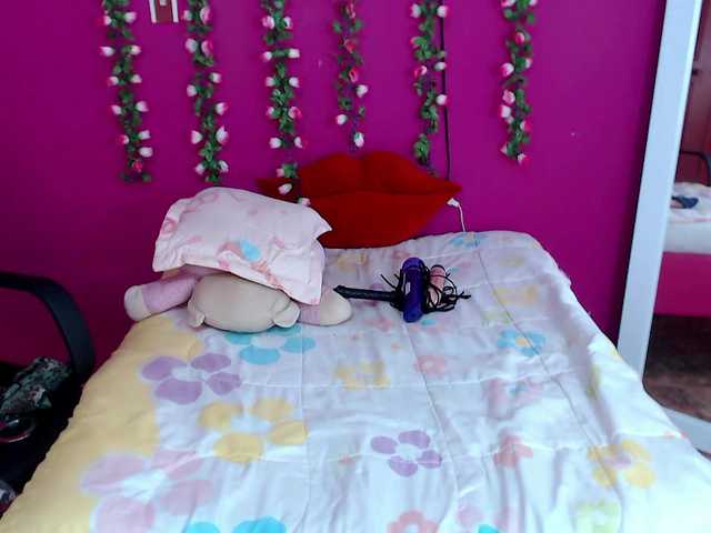 Broadcast screenshots carolinecocoa