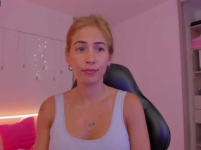 Broadcast screenshots CassieKleinX