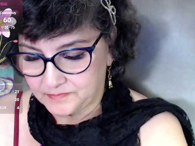 Broadcast screenshots cataleya-mom