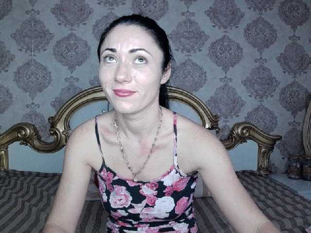 Broadcast screenshots CharmingElisa