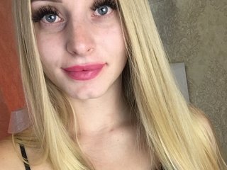 Erotic video chat CharmingLilly