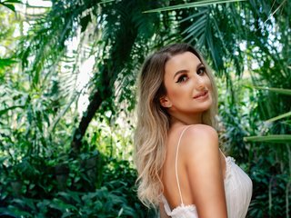 Erotic video chat ChasingDreams