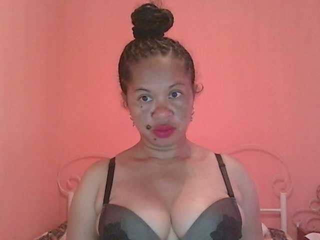 Broadcast screenshots chatte-rose