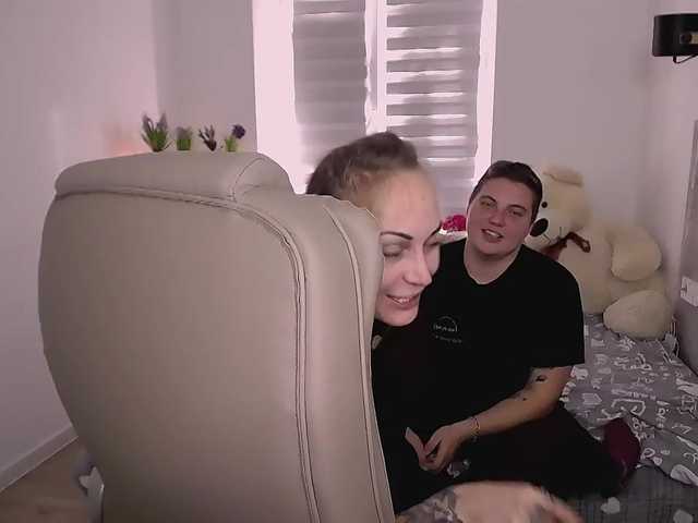 Broadcast screenshots Chery-n-Nana