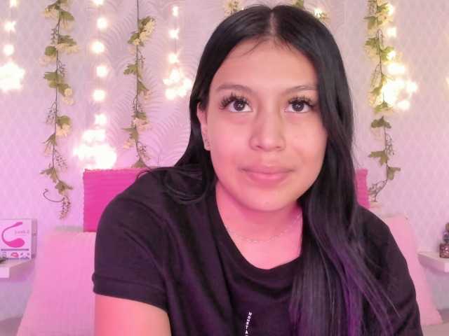Broadcast screenshots ChloeLoyd