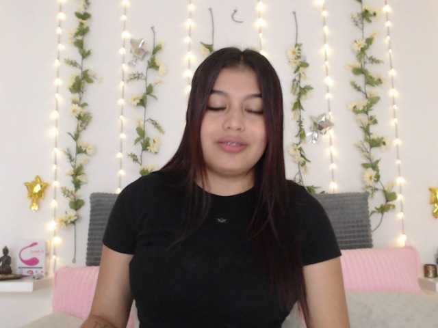 Broadcast screenshots ChloeLoyd