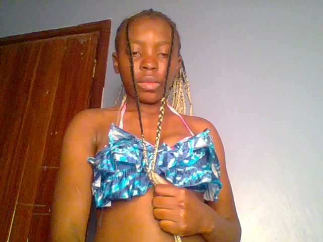 Welcome to my chat room! Feel free to say hi 😊