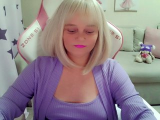Erotic video chat ChristieRoses
