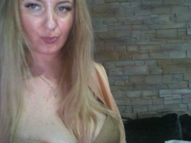 Broadcast screenshots ChristinaHotX