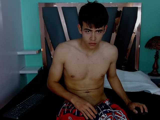 Broadcast screenshots ClayAndCristi