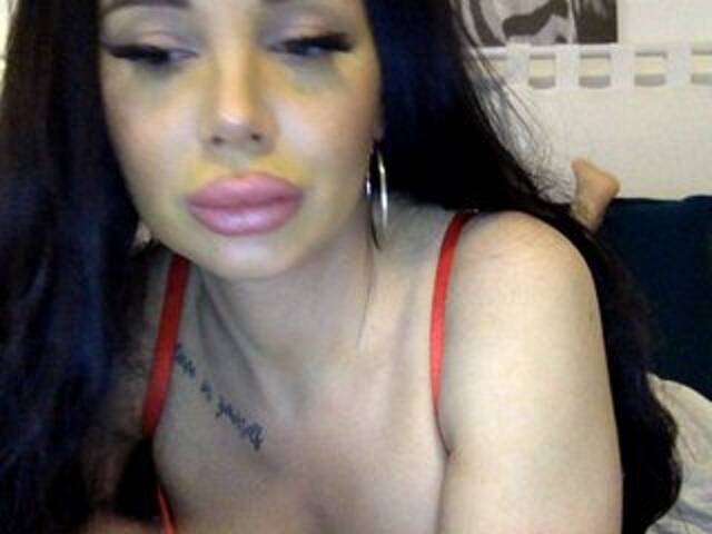 Broadcast screenshots clickmee