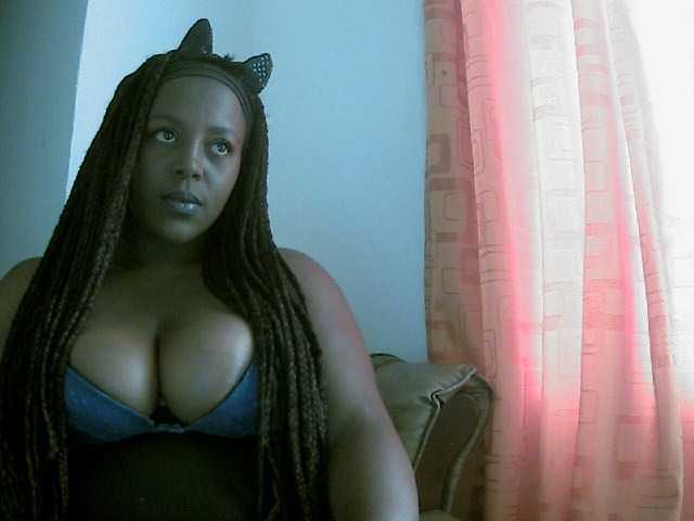 Broadcast screenshots Courney