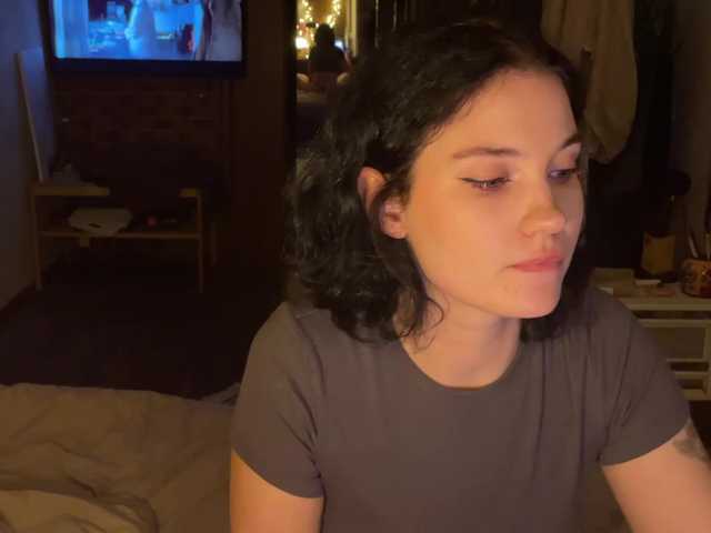 Broadcast screenshots curlymary