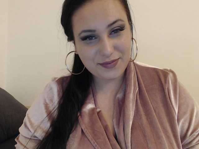 Photos curvyella93 welcome to the room where all dreams can come true. ask correctly and it will be given .lovense on