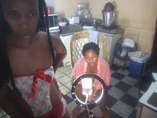 Erotic video chat Curvypear