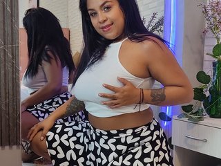 Erotic video chat CurvyyQueenXO