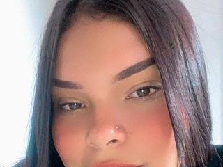 Erotic video chat cuteandshybrunette