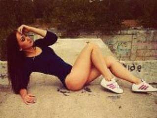 Erotic video chat daaniella