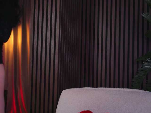 Welcome to my chat room! Feel free to say hi 😊