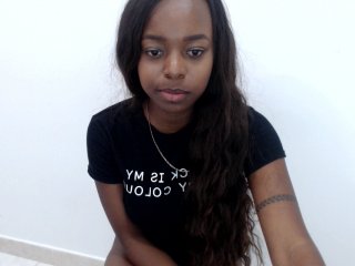 Photos daniielaa My pussy want some love// LOVENSE ON- make me wet wt ur tips guys// @reamain ride toy//at150 #sloopy #bj