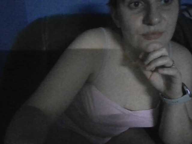 Welcome to my chat room! Feel free to say hi 😊