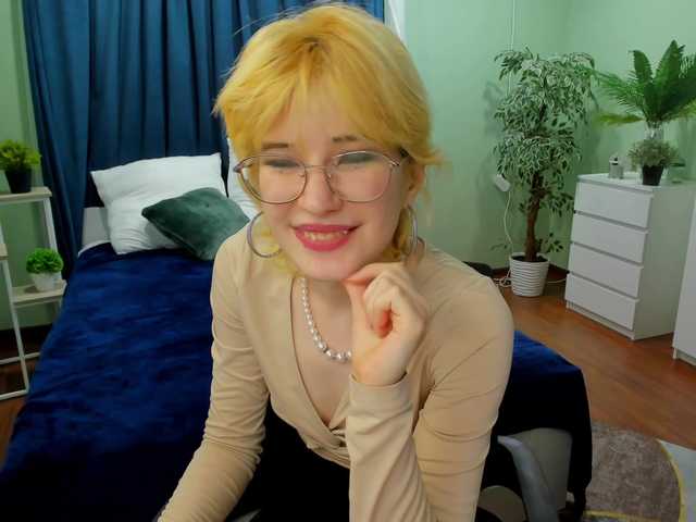 Broadcast screenshots DannaSkully