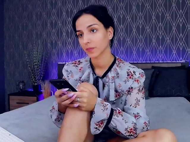 Photos DaphneMoss Hi, my name is Agatha! Welcome to my room ♥ Enjoy your stay, read the tip menu ♥ Don't forget to subscribe ♥