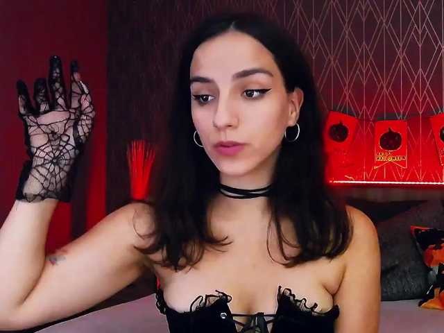 Photos DaphneMoss Hi, my name is Agatha! Welcome to my room ♥ Enjoy your stay, read the tip menu ♥ Don't forget to subscribe ♥
