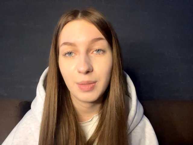 Goal: Kiss you - Hi, I’m new here, I'm a little shy, but I will be glad to see each of you