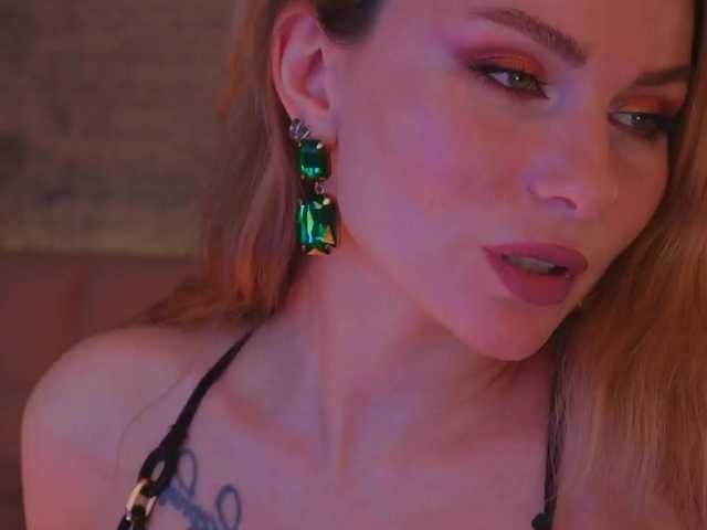 Broadcast screenshots D_i_aM