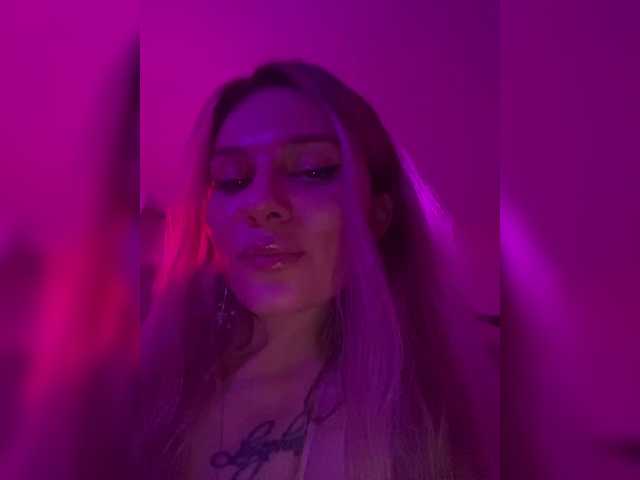 Broadcast screenshots D_i_aM