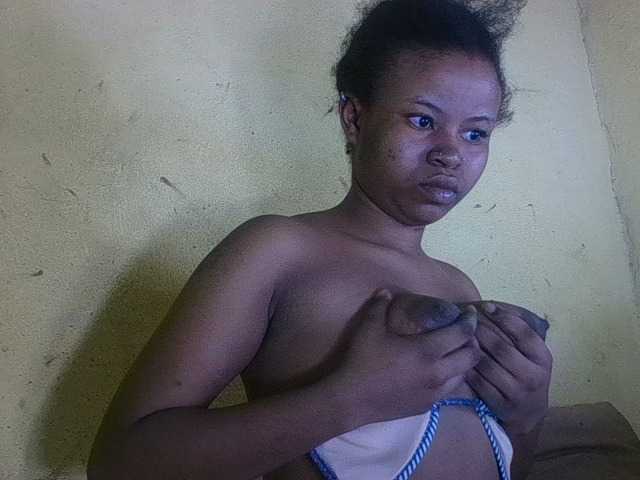 Welcome to my chat room! Feel free to say hi 😊