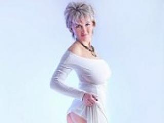 Erotic video chat dora17