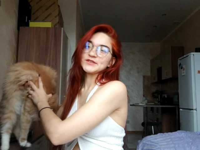 Welcome to my chat room! Feel free to say hi 😊