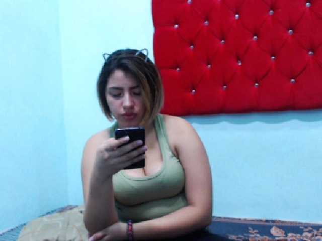 Broadcast screenshots eatyourcandy