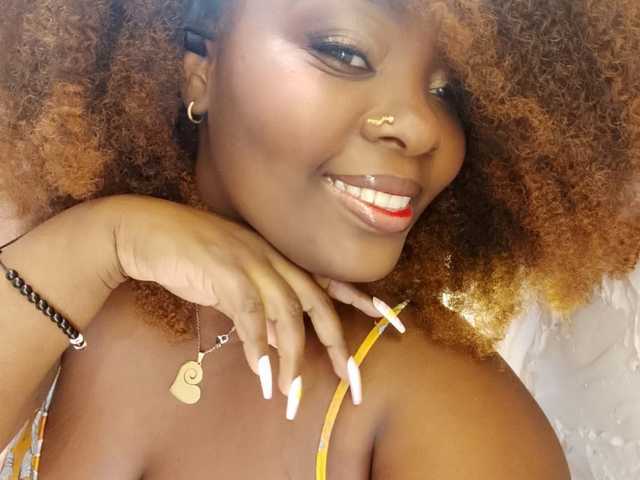 Photo of the profile ebony-NeighborMoans