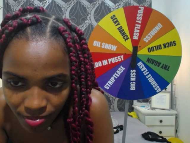 Photos EbonyLinda Hello guys :) Welcome to my oil show, you want to play with me ?do not forget to leave your gift #teen #bigboobs #latina #squirt #deep #cum