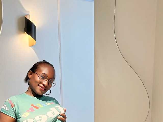 Photo of the profile Ebonyteenhot